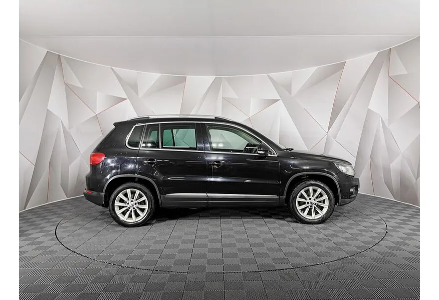 Volkswagen Tiguan 2.0 TDI 4Motion AT (140 л.с.) Track & Field Черный в АВИЛОН. Слайд №6