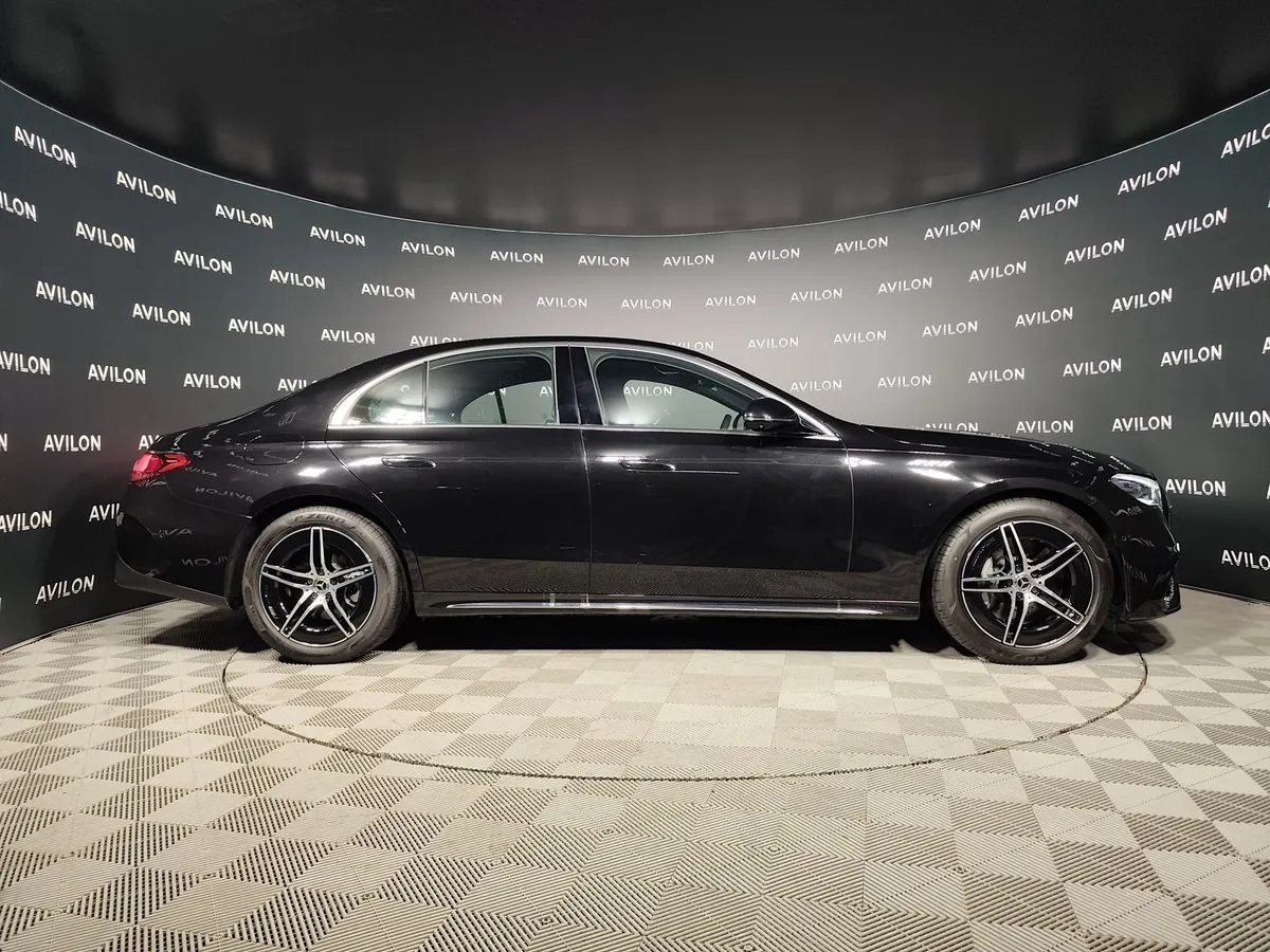 Mercedes-Benz E-Класс E 300 4MATIC (258 л.с.) Черный в АВИЛОН. Слайд №3