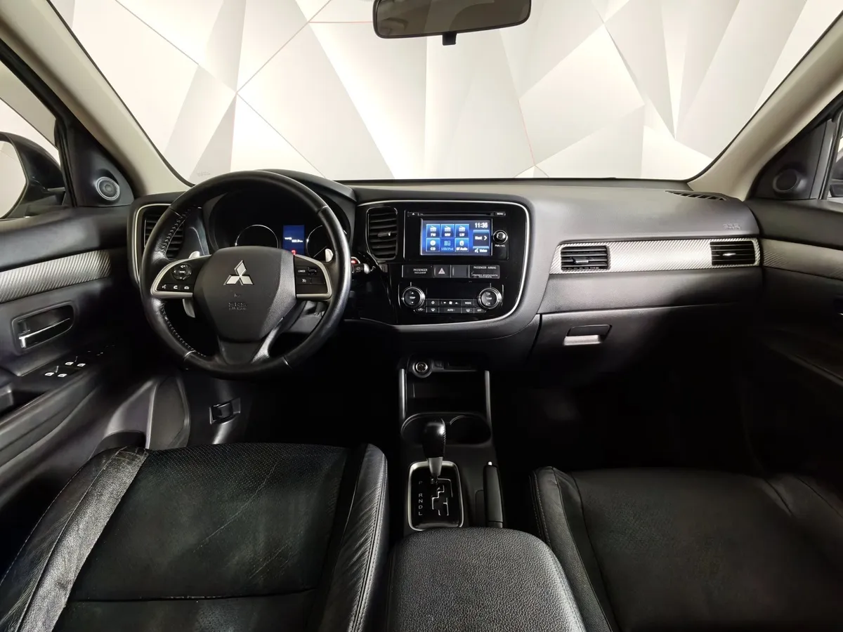 Mitsubishi Outlander 2.0 CVT 4WD (146 л.с.) Белый в АВИЛОН. Слайд №14