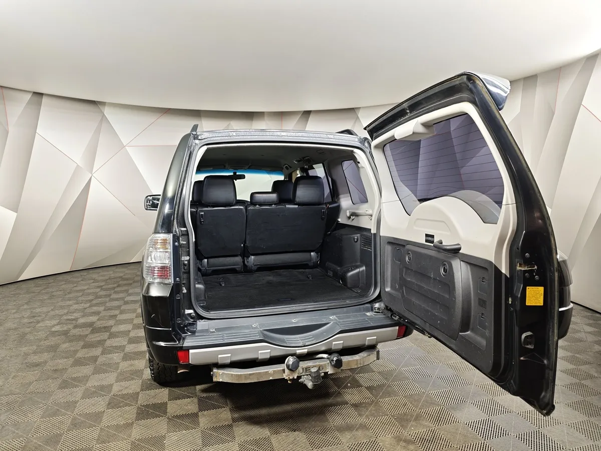 Mitsubishi Pajero 3.0 AT AWD (178 л.с.) Черный в АВИЛОН. Слайд №11