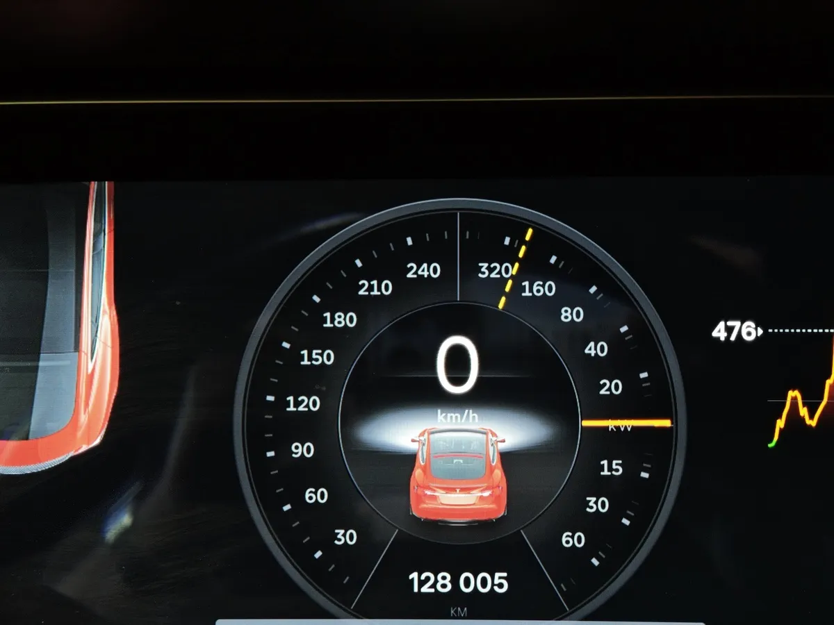 Tesla Model S 85 Performance (421 л.с.) Красный в АВИЛОН. Слайд №17