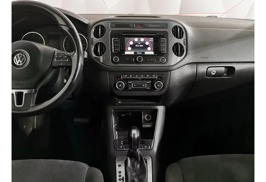 Volkswagen Tiguan 2.0 TDI 4Motion AT (140 л.с.) Track & Field Черный в АВИЛОН. Слайд №15