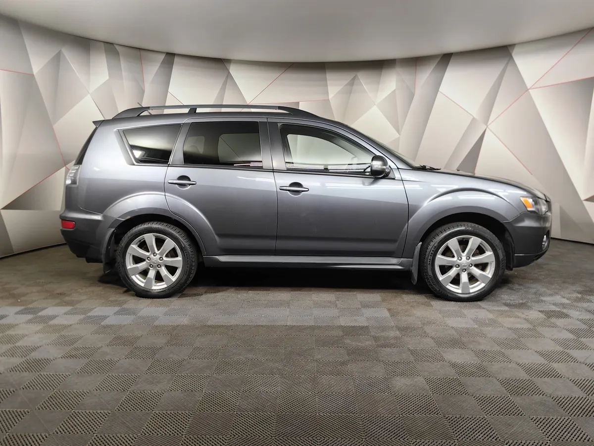 Mitsubishi Outlander 2.0 CVT 4WD (147 л.с.) Серый в АВИЛОН. Слайд №6
