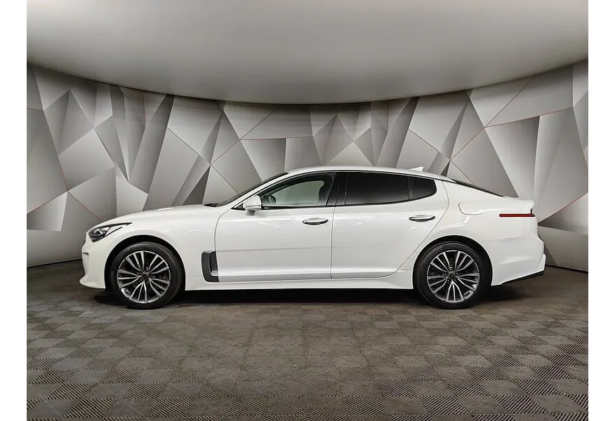 Kia Stinger 2.0 AT AWD (247 л.с.) Prestige Белый в АВИЛОН. Слайд №5