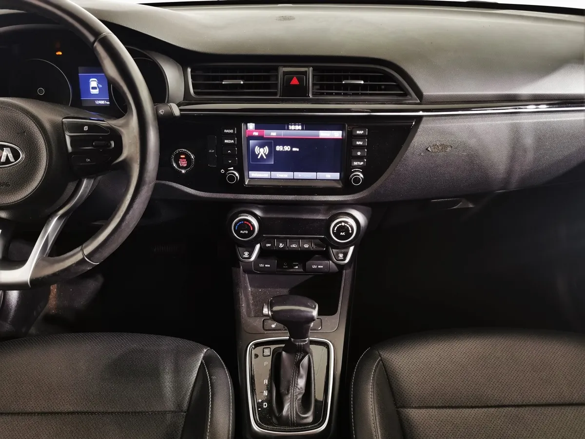 Kia Rio 1.6 AT (123 л.с.) Оранжевый в АВИЛОН. Слайд №14