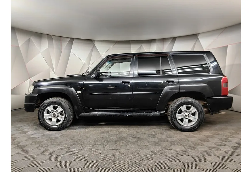 Nissan Patrol 3.0 Di AT (160 л.с.) Черный в АВИЛОН. Слайд №5