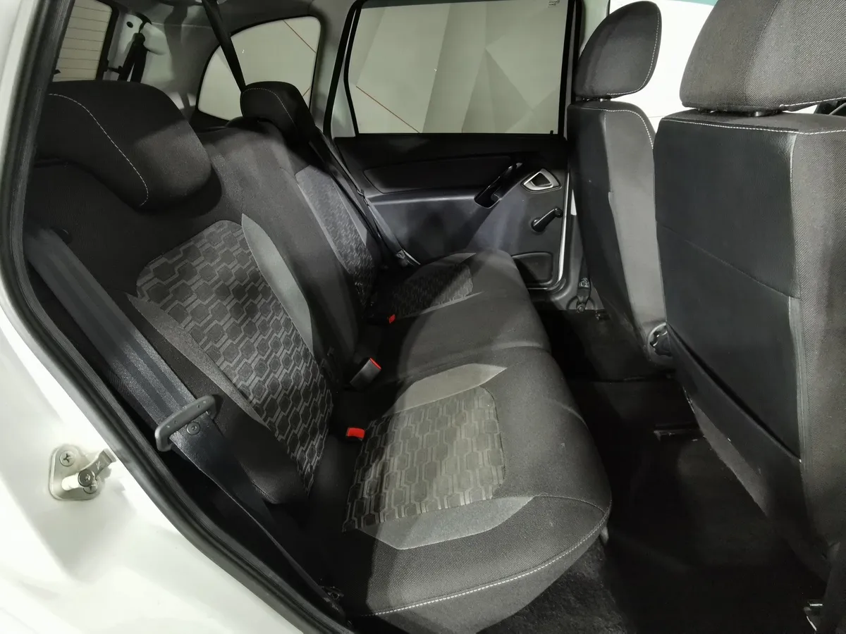 ВАЗ (Lada) Granta 1.6 MT (106 л.с.) Белый в АВИЛОН. Слайд №15