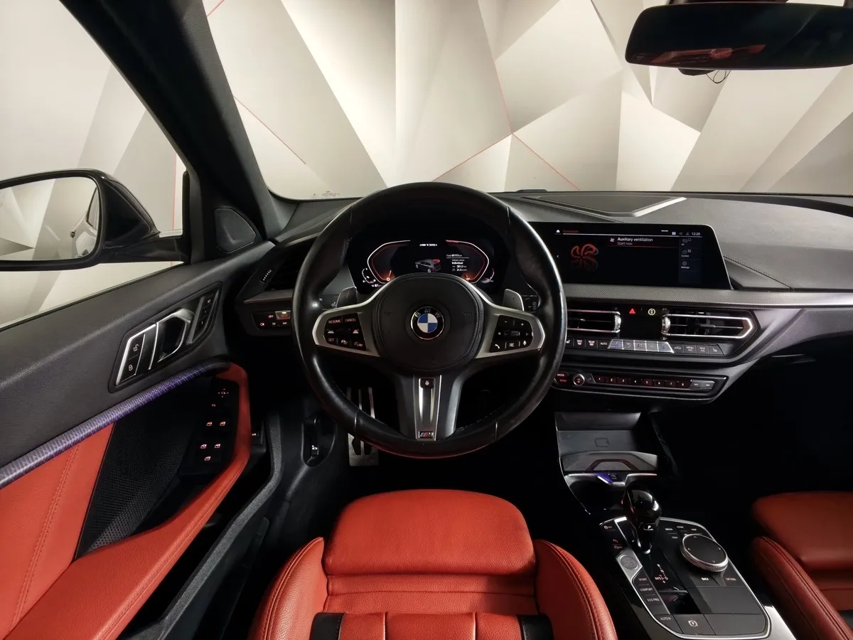 BMW 1 серия M135i 2.0T AT xDrive (306 л.с.) Серый в АВИЛОН. Слайд №15