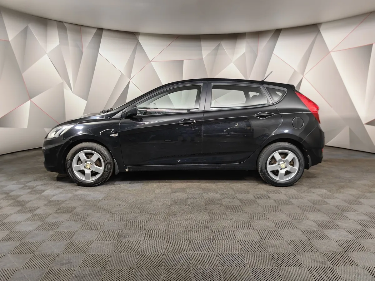 Hyundai Solaris 1.4 MT (107 л.с.) Active Черный в АВИЛОН. Слайд №5