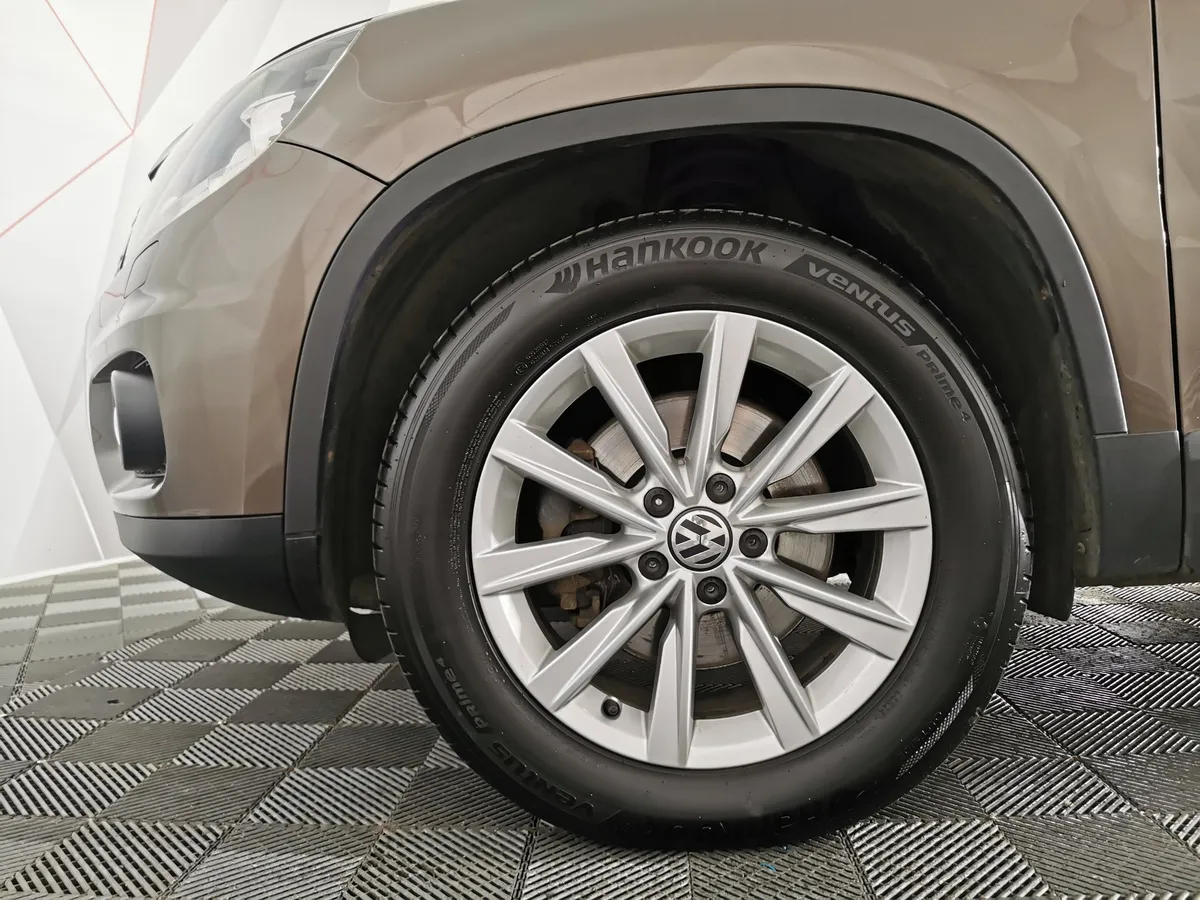 Volkswagen Tiguan 2.0 TSI 4Motion AT (170 л.с.) Track & Field Коричневый в АВИЛОН. Слайд №9
