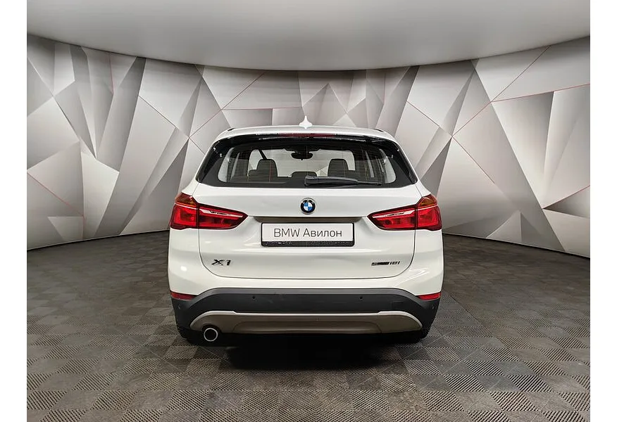 BMW X1 18i sDrive AT (136 л.с.) Белый в АВИЛОН. Слайд №4