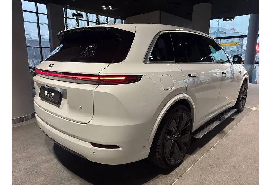 Li Auto L7 1.5 AT 4WD (449 л.с.) Ultra Белый в АВИЛОН. Слайд №4