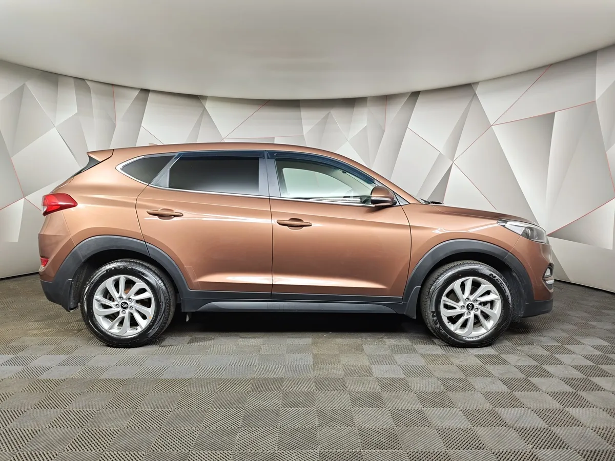 Hyundai Tucson 2.0 AT (150 л.с.) Comfort Коричневый в АВИЛОН. Слайд №6