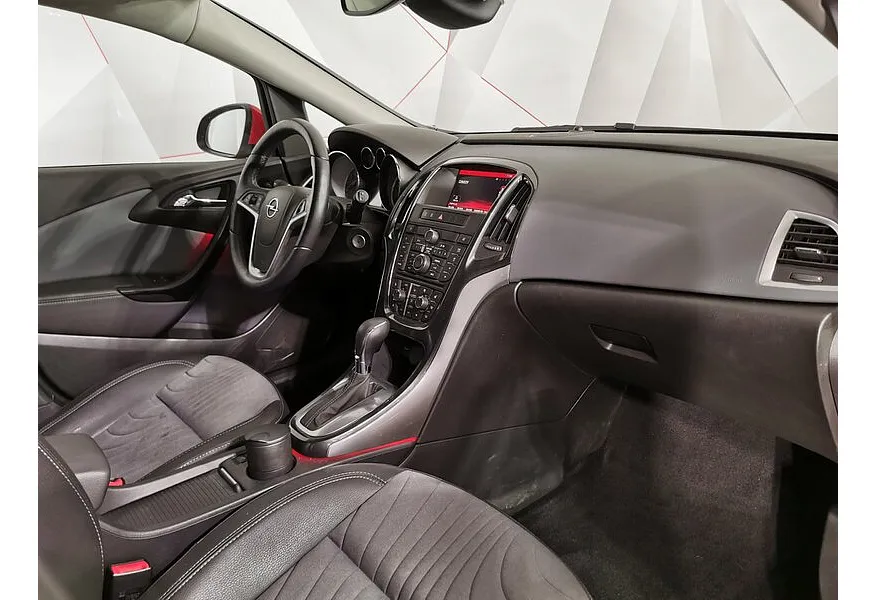Opel Astra 1.6 Turbo AT (180 л.с.) Красный в АВИЛОН. Слайд №13
