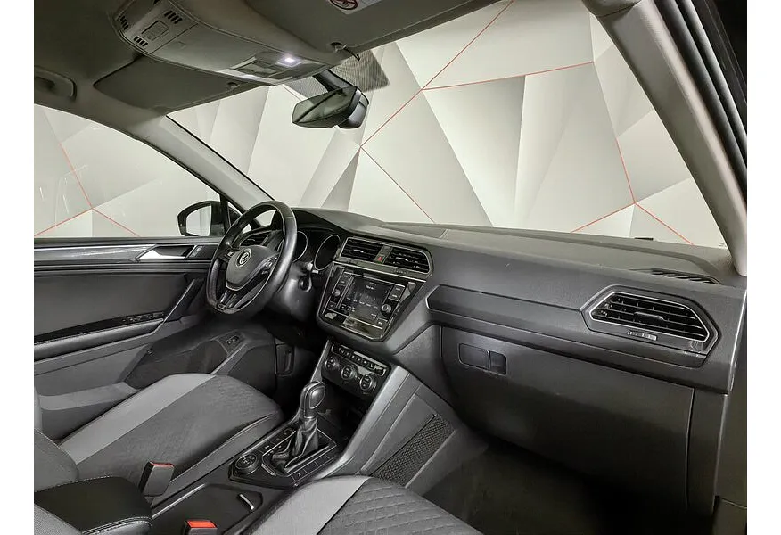 АВИЛОН - Volkswagen Tiguan 1.4 TSI 4Motion DSG (150 л.с.) Comfortline Черный - slide 8