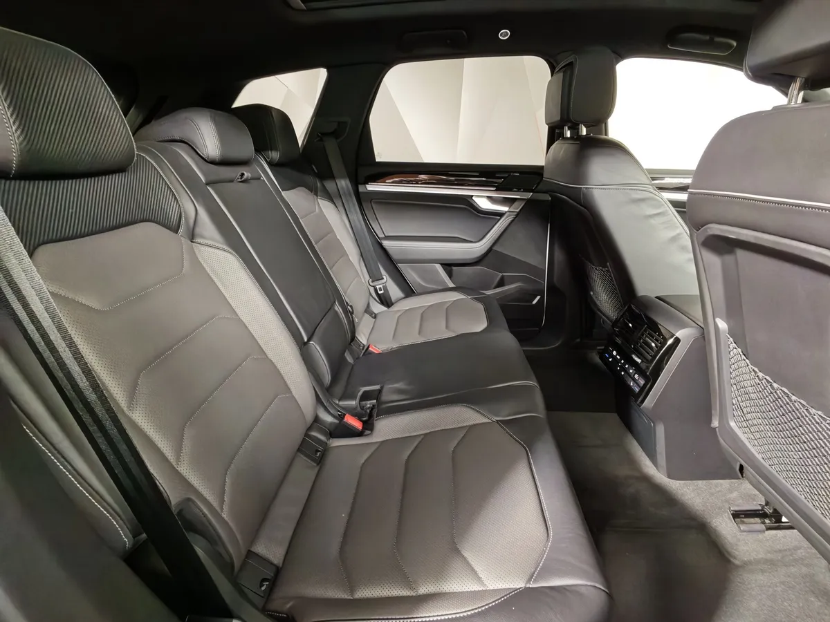Volkswagen Touareg 3.0 V6 TDI Tiptronic 4Motion (249 л.с.) Exclusive Белый в АВИЛОН. Слайд №16
