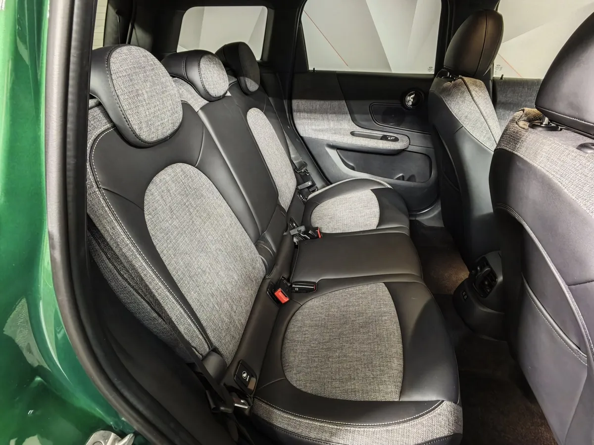 Mini Countryman Cooper 1.5 AT (136 л.с.) Essential Зеленый в АВИЛОН. Слайд №14
