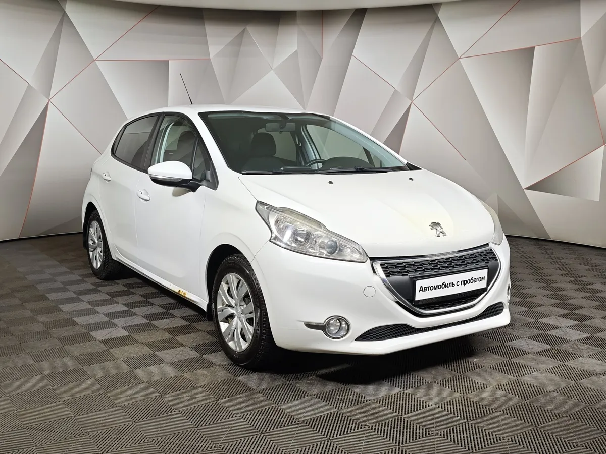 Peugeot 208 1.2 VTi ETG (82 л.с.) Белый в АВИЛОН. Слайд №3