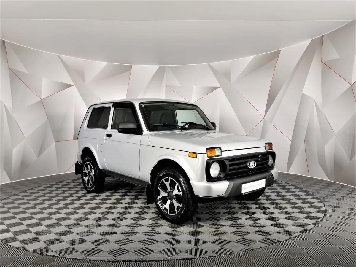 ВАЗ (Lada) 4x4 1.7 MT 8 кл. (Евро-4) (83 л.с.) Серебристый в АВИЛОН. Слайд №3