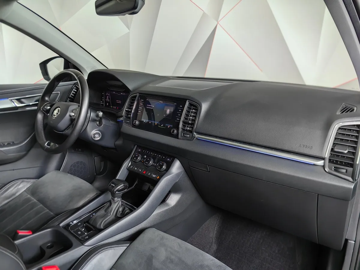 Skoda Karoq 1.4 AT FWD (150 л.с.) Ambition Черный в АВИЛОН. Слайд №13