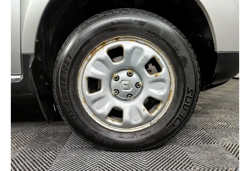 Renault Duster 2.0 MT 4x4 (143 л.с.) Серый в АВИЛОН. Слайд №9