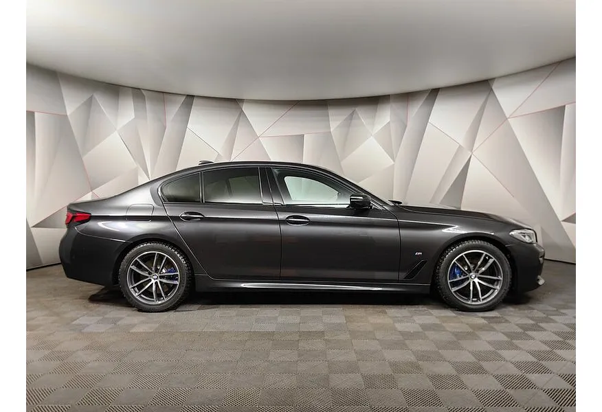 BMW 5 серия 530i xDrive Steptronic (249 л.с.) Серый в АВИЛОН. Слайд №6