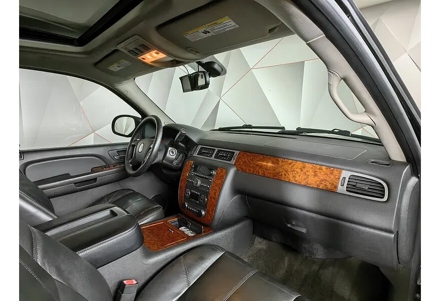 Chevrolet Tahoe 5.3 AT (325 л.с.) Черный в АВИЛОН. Слайд №9