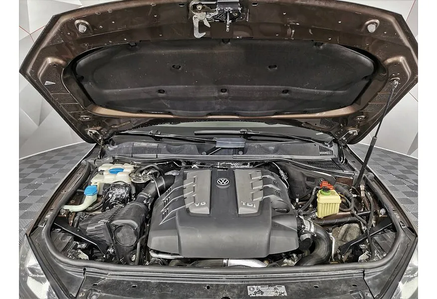 Volkswagen Touareg 3.0 TDI Tiptronic 4Motion (245 л.с.) Коричневый в АВИЛОН. Слайд №11