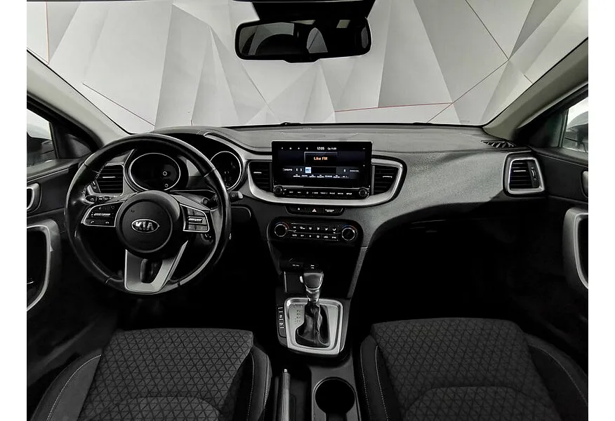 Kia Ceed 1.6 CRDi AMT (136 л.с.) Белый в АВИЛОН. Слайд №14