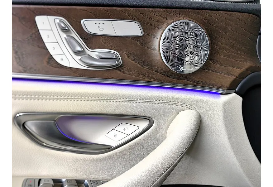 Mercedes-Benz E-Класс E 300 9G-TRONIC (245 л.с.) Черный в АВИЛОН. Слайд №24