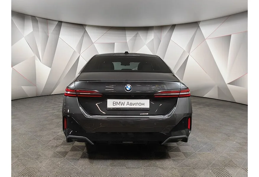 BMW 5 серия 520d xDrive AT (197 л.с.) Черный в АВИЛОН. Слайд №4