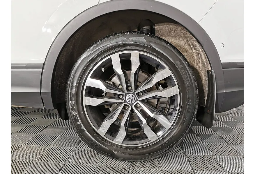 Volkswagen Tiguan 1.4 TSI 4Motion DSG (150 л.с.) Highline Белый в АВИЛОН. Слайд №9