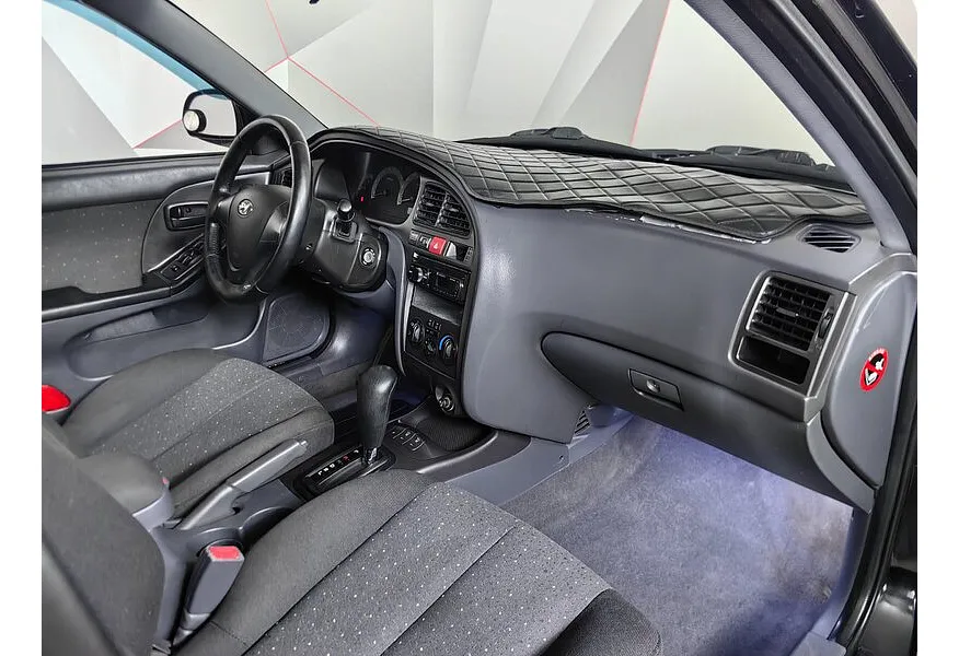 Hyundai Elantra 1.6 AT (105 л.с.) Черный в АВИЛОН. Слайд №12