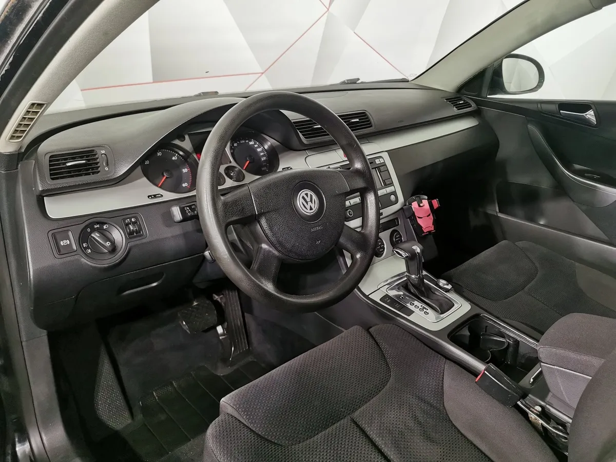 Volkswagen Passat 2.0 TDI DSG (140 л.с.) Черный в АВИЛОН. Слайд №16