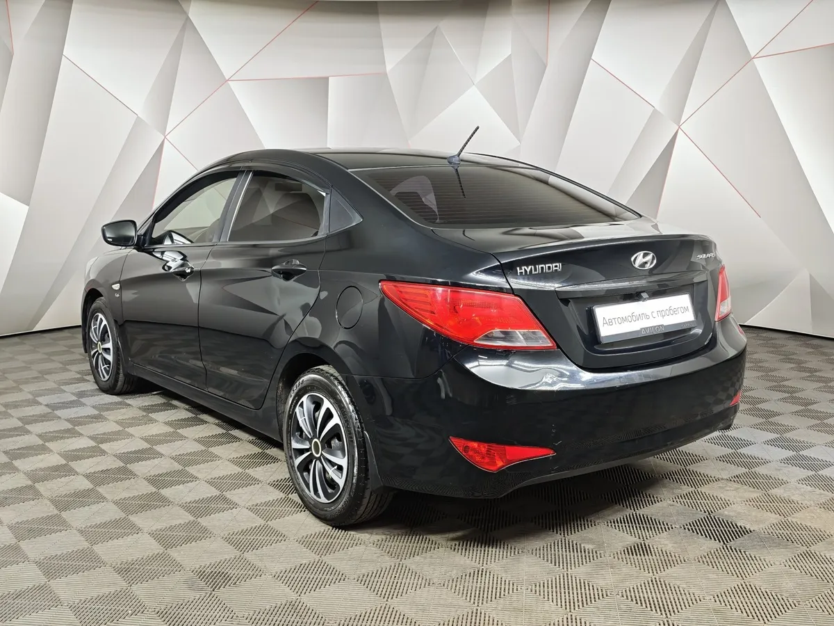 Hyundai Solaris 1.6 MT (123 л.с.) Comfort Черный в АВИЛОН. Слайд №4