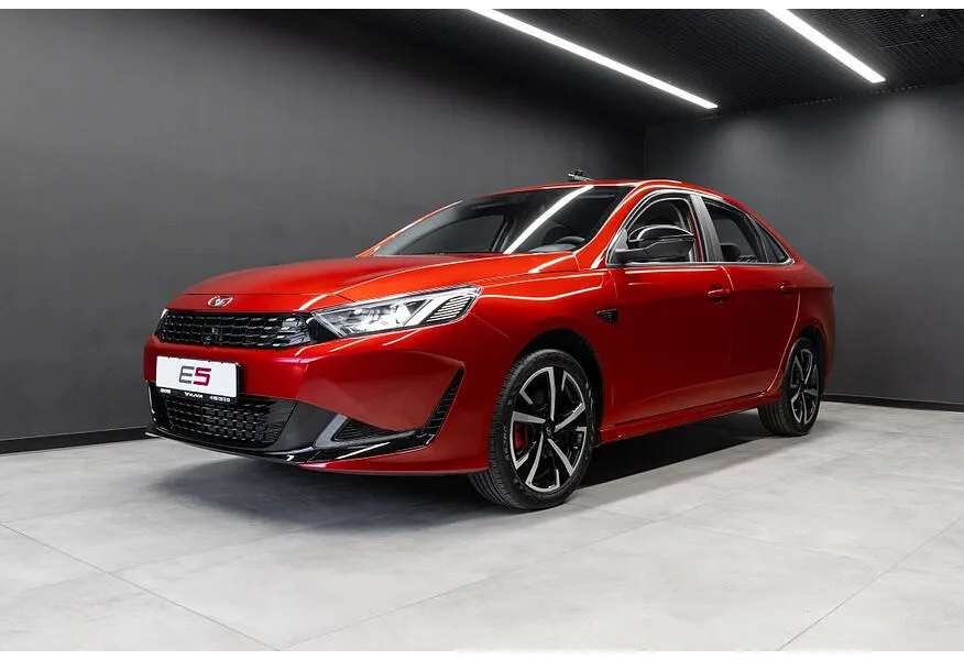 АВИЛОН - Kaiyi E5 1.5 CVT 2WD (147 л.с.) Luxury Красный - slide 0