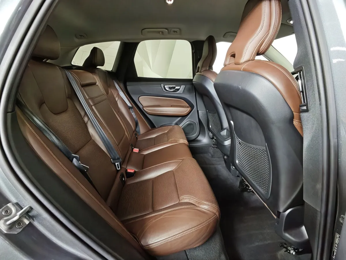Volvo XC60 2.0 D5 AT AWD (235 л.с.) Momentum Серый в АВИЛОН. Слайд №13