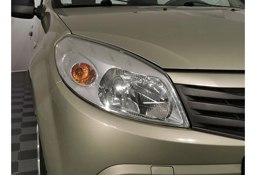 АВИЛОН - Renault Sandero 1.4 MT (75 л.с.) Бежевый - slide 17