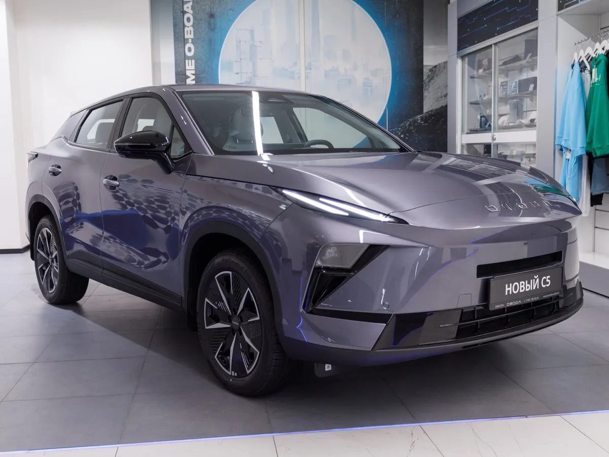 Omoda C5 1.5T DCT AWD (147 л.с.) Стиль Серый в АВИЛОН. Слайд №2