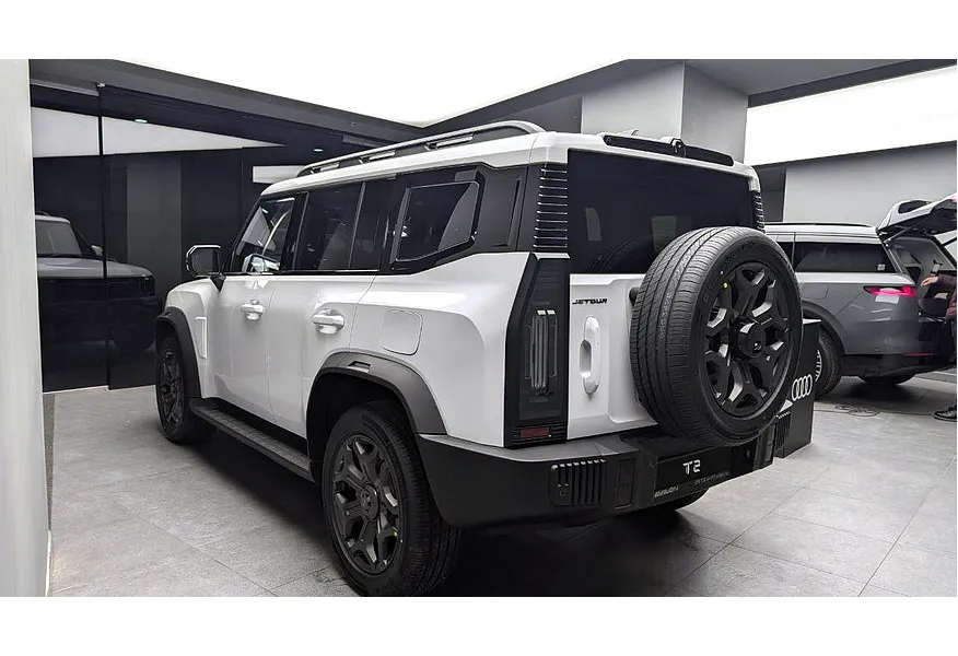 JETOUR T2 2.0T 8AT AWD (245 л.с.) Discovery Белый в АВИЛОН. Слайд №5