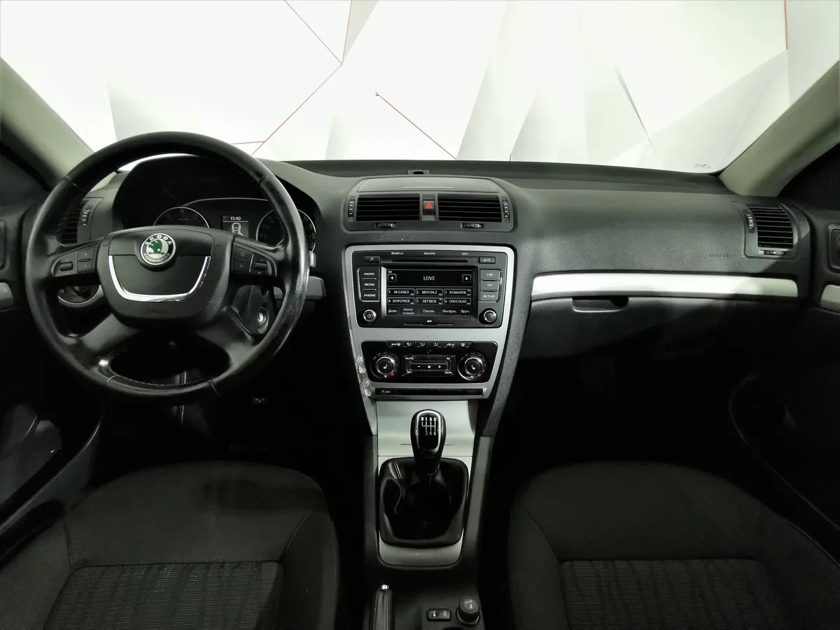 Skoda Octavia 1.8 TSI MT (152 л.с.) Ambition (CKD) Серебристый в АВИЛОН. Слайд №12