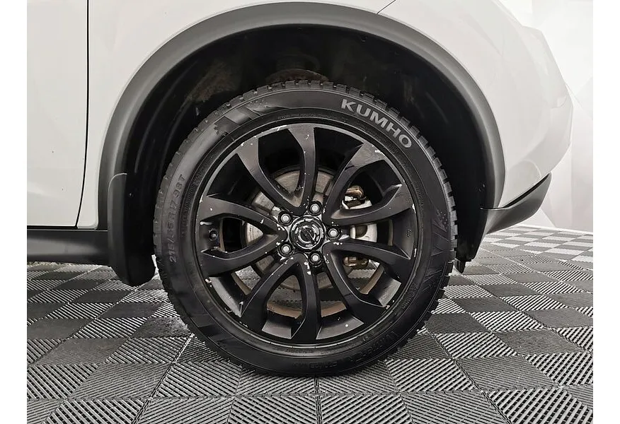 Nissan Juke 1.6 CVT (117 л.с.) Белый в АВИЛОН. Слайд №9