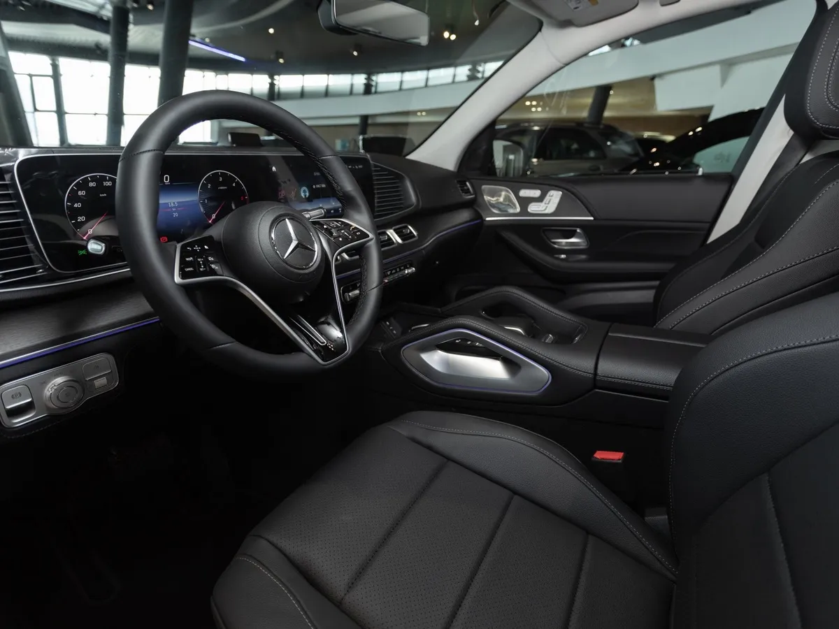 Mercedes-Benz GLE 300d 4MATIC 9G-TRONIC (269 л.с.) Белый в АВИЛОН. Слайд №2