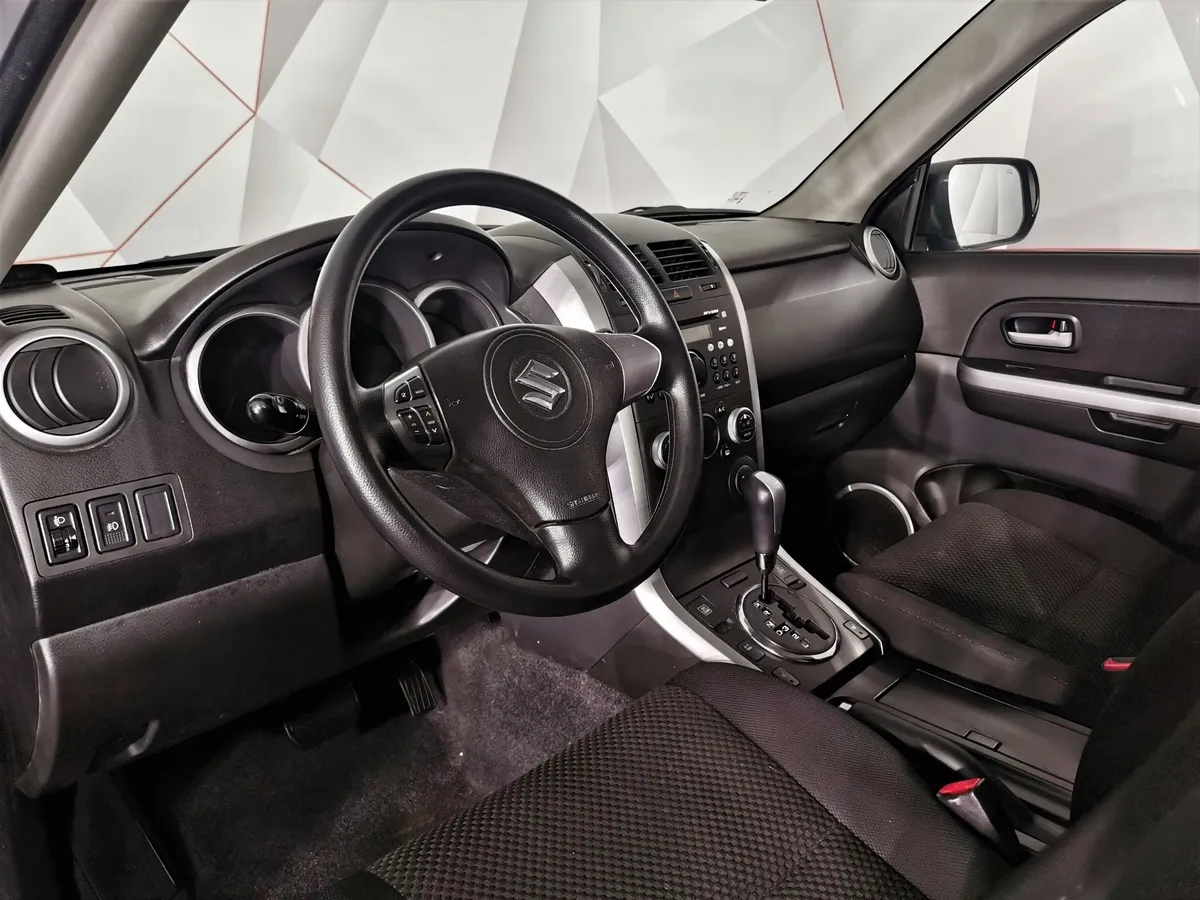 Suzuki Grand Vitara 2.4 AT (169 л.с.) Черный в АВИЛОН. Слайд №17