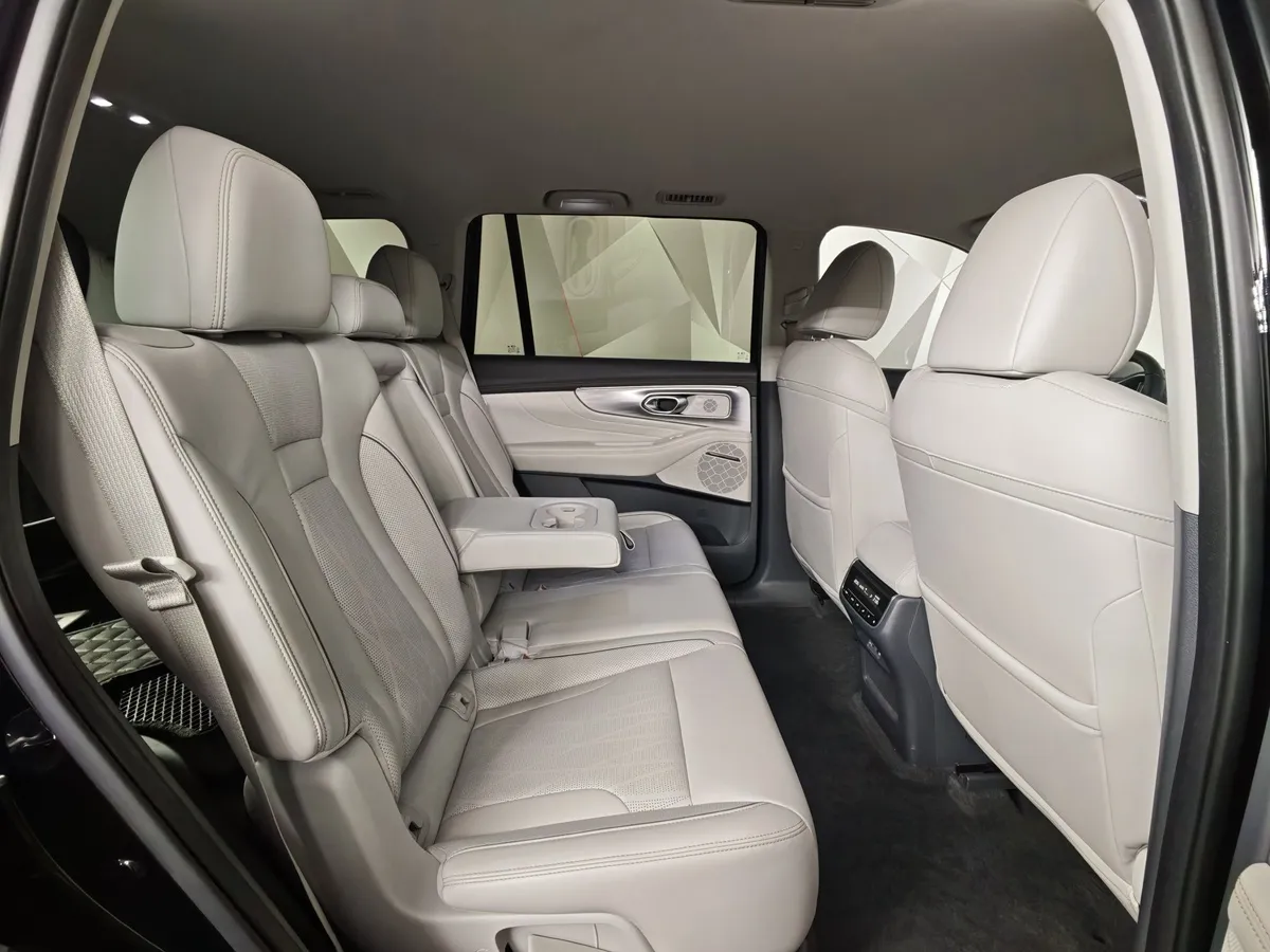GAC GS8 2.0T 4WD (231 л.с.) GL Черный в АВИЛОН. Слайд №15