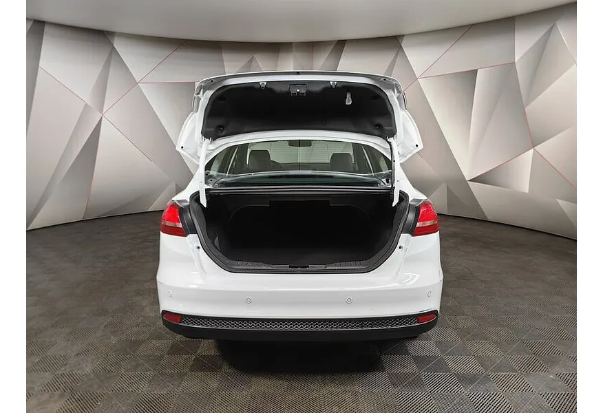 Ford Focus 1.6 PowerShift (125 л.с.) Titanium Белый в АВИЛОН. Слайд №11