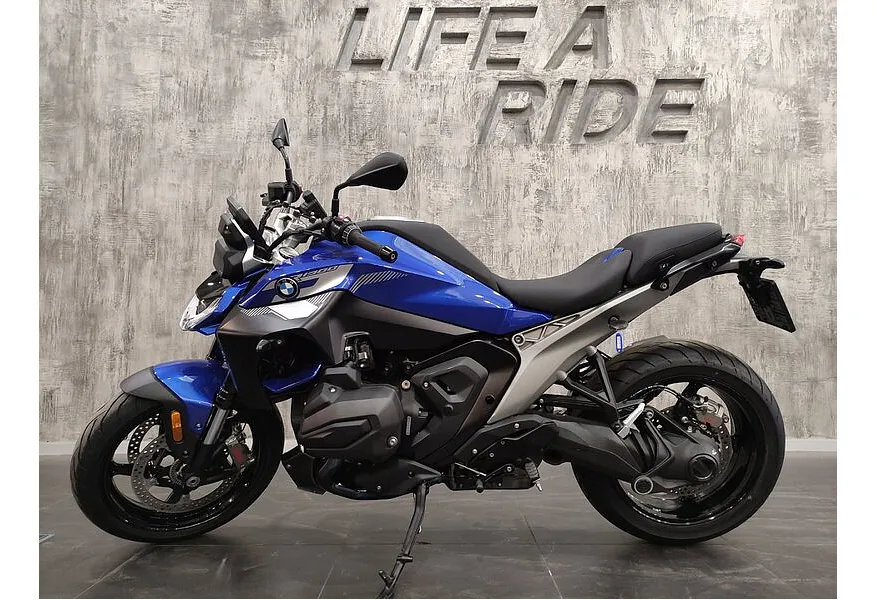 BMW Motorrad R 1300 R R 1300 R 1300 см³ (145 л.с.) (145) 1300 Синий в АВИЛОН. Слайд №3