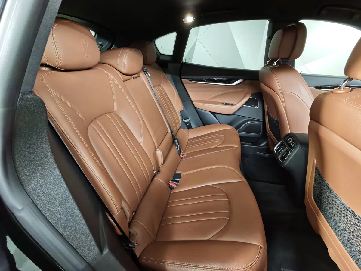 Maserati Levante Diesel 3.0 V6 AT (275 л.с.) Gransport Черный в АВИЛОН. Слайд №15