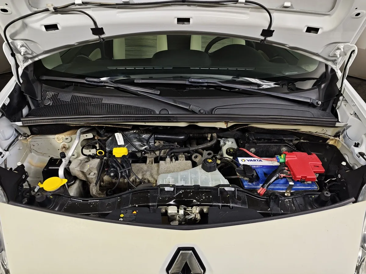 Renault Kangoo 1.6 MT (84 л.с.) Expression Белый в АВИЛОН. Слайд №11