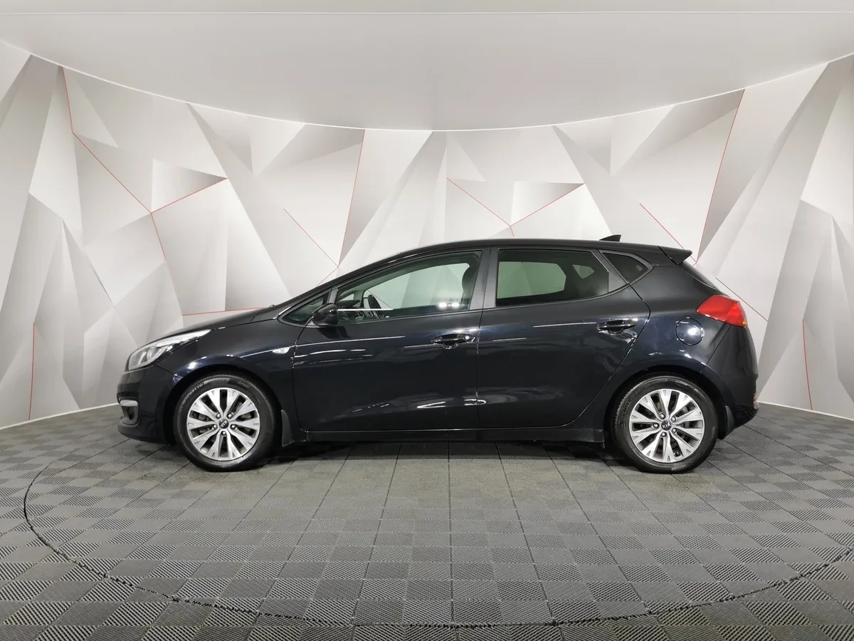 Kia Ceed 1.6 AT (130 л.с.) Luxe RED Line Черный в АВИЛОН. Слайд №5